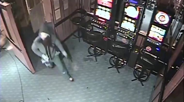 Maskovaný pachatel přepadl hernu v Jeseníku