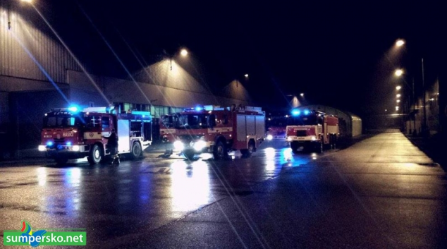 Devadesát minut likvidovalo několik jednotek hasičů požár stroje v mohelnické slévárně