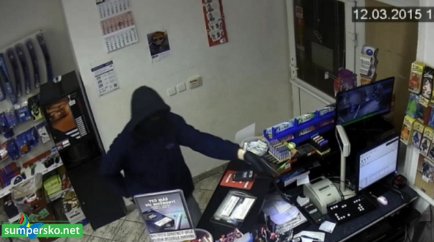 Maskovaný muž v Olomouci přepadl čerpací stanici