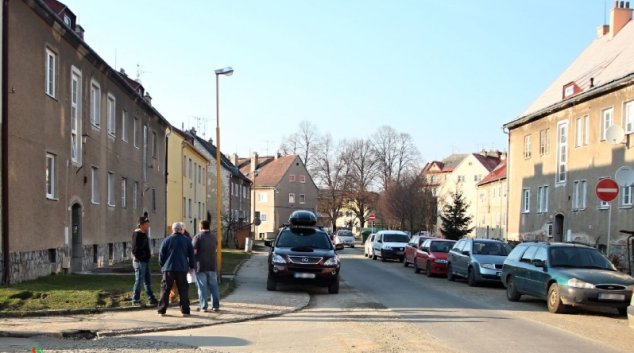 Obyvatelé Javoříčka bojují proti zdvousměrnění ulice
