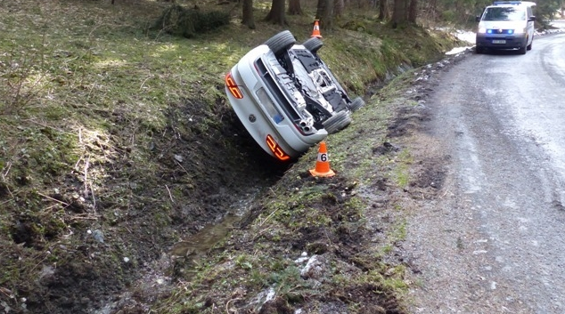 Tři nehody na Jesenicku. Řidičům vznikla škoda 380 tisíc