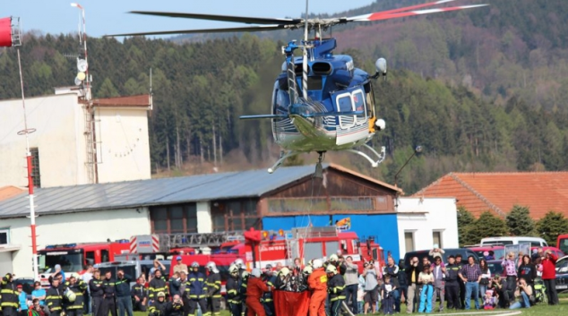 Hašení z helikoptéry! Dobrovolní hasiči budou cvičit na šumperském letišti
