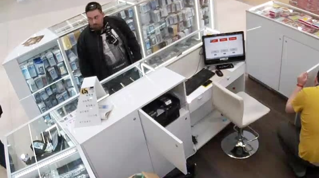 Muž si odnesl ze Šantovky mobil, ale nezaplatil!