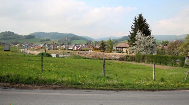 V Temenici se má stavět bytovka, lidé se bojí, že zastíní jejich domy a zahrady