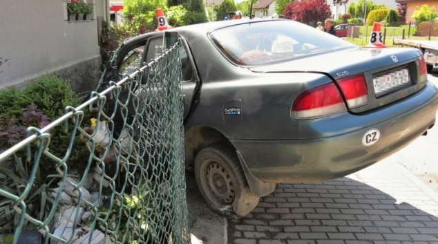 Opilý řidič najel v Šumperku do hlavního uzávěru plynu