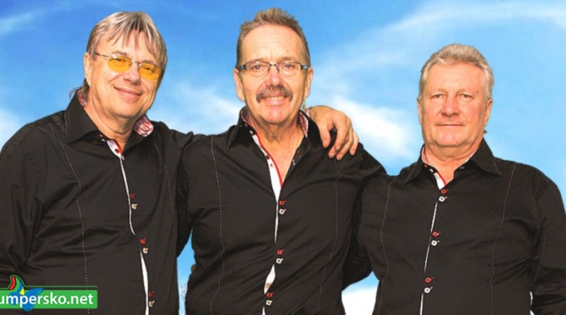 Heligonka, akordeon a klávesy jsou připraveny na nedělní odpoledne