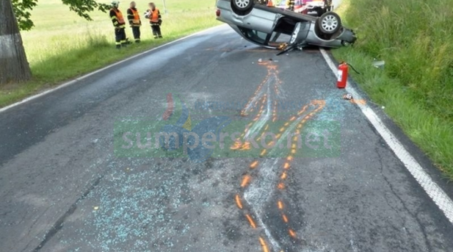 Mladá žena ve Vapenné zavinila vážnou dopravní nehodu