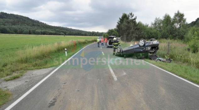 Nezkušený řidič podcenil rychlost a havaroval před Bratrušovem