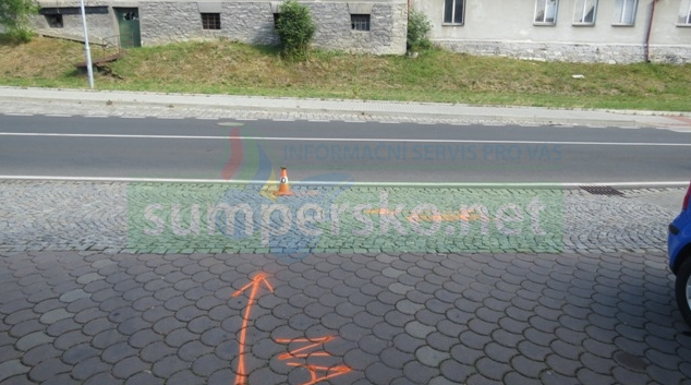 Řidička na Jesenicku při couvání přehlédla seniora