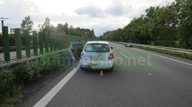 Řidič na R35 přehlédl motorkáře a došlo k tragické nehodě