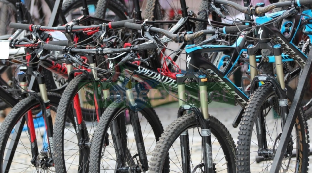 Šest značkových jízdních kol ukradl zloděj v Olomouci