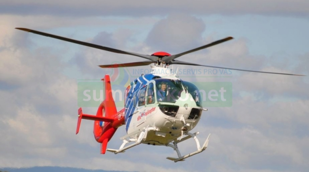 Motorkář i přes okamžitou pomoc okolo jedoucích zemřel