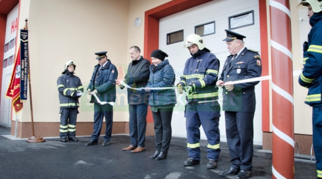 Dobrovolní hasiči v Temenici se po letech dočkali nové zbrojnice