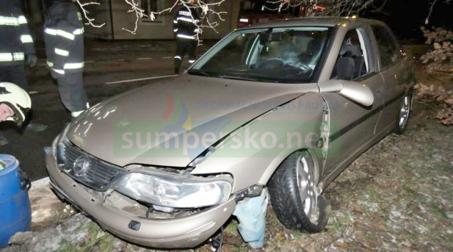 Opilá devatenáctiletá řidička havarovala v Šumperku 