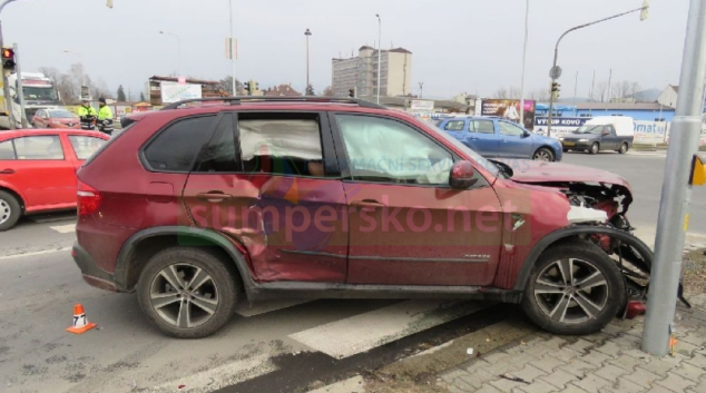 Policie hledá svědky nehody „bavoráku“ v Šumperku