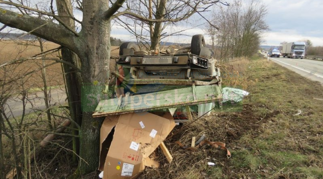 Vážná nehoda omezila na několik hodin provoz na dálnici mezi Olomoucí a Mohelnicí