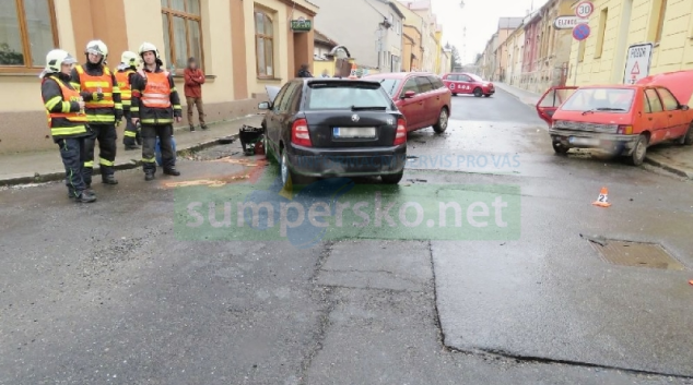 Řidič v Šumperku nezastavil na „stopce“