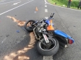 Těžce zraněný motorkář byl letecky přepraven do FN Olomouc
