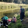 muž si při lovu sumce poranil nohu  foto: hasiči SDH Osek nad Bečvou