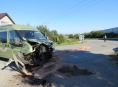 Dvě vozidla se srazila v zatáčce na okraji obce Rájec