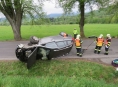 Řidička po projetí zatáčkou v Lipové - lázních usnula za volantem