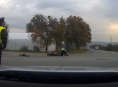 Motorkář pod vlivem drog zpříma najel v Mohelnici na policistku