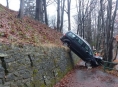 Řidiči v Jeseníku ujelo auto z kopce
