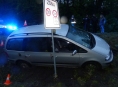 Opilý motorista na Jesenicku si „vypůjčil“ vozidlo a havaroval