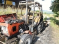 Vandal zapálil traktor na Hanušovicku