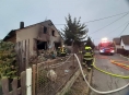 Hasiči likvidují požár rodinného domku v Bohuslavicích