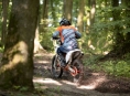Lesníka Arcibiskupských lesů napadli agresivní motorkáři