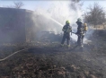 Hasiče v kraji o víkendu zaměstnaly desítky požárů