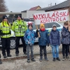 Děti v maskách asistovaly policistům při dopravních kontrolách   zdroj foto: PČR