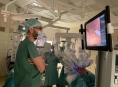 Chirurgové z FN Olomouc provedli jako první v České republice robotickou resekci slinivky břišní