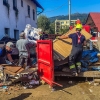 Stovky hasičů a dobrovolníků pomáhají na Jesenicku   zdroj foto: HZS OLK