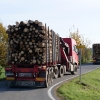 kamiony rozvážejí na severní Moravě palivové dřevo  zdroj foto: LČR