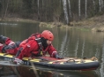 Jak zachraňovat s paddleboardem na stojaté vodě?