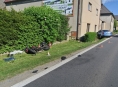Střet auta s motorkou v Libivé