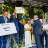 předání ocenění                 zdroj foto: OLK