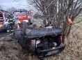 Řidič na Jesenicku se s autem převrátil na střechu