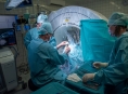 Neurochirurgové z FN Olomouc provedli hlubokou mozkovou stimulaci u psychiatrického pacienta 