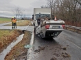 Auto skončilo na střeše