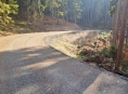Nový povrch lesní cesty nad Hrabenovem