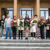 Studenti Fakulty zdravotnických věd a naši dobrovolníci se dnes vydali za vrchními sestrami, aby symbolicky poděkovali za péči a práci při příležitosti Mezinárodního dne ošetřovatelství. zdroj foto: FNOL
