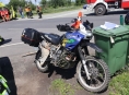 Řidič přehlédl motorkáře