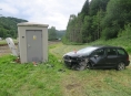 Řidič havaroval u přejezdu na Hanušovicku