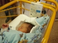 Dech novorozenců střeží ve FN Olomouc dvacet nových monitorů