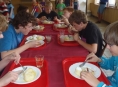 Školní jídelny vaří týden tradiční jídla Jeseníků