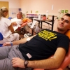 Desetitisící dárce Martin Provaz při odběru krve       zdroj foto:FN Ol