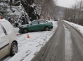 Zimní počasí začalo trápit řidiče na Jesenicku